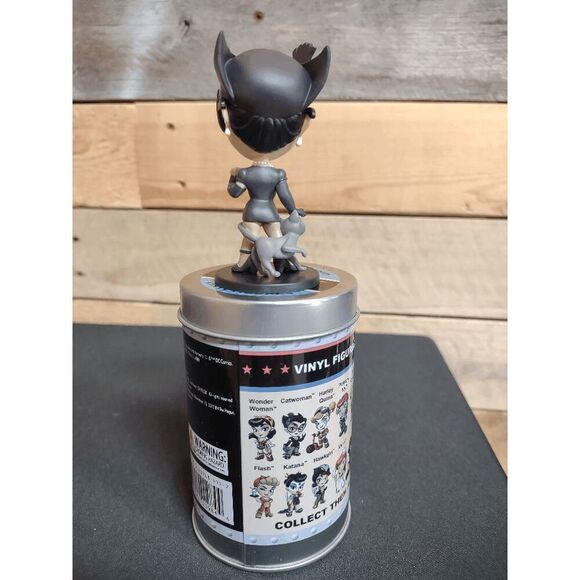 Lil DC Comics Bombshells Catwoman 3" Vinyl Figure 2016 - Picture 2 of 2